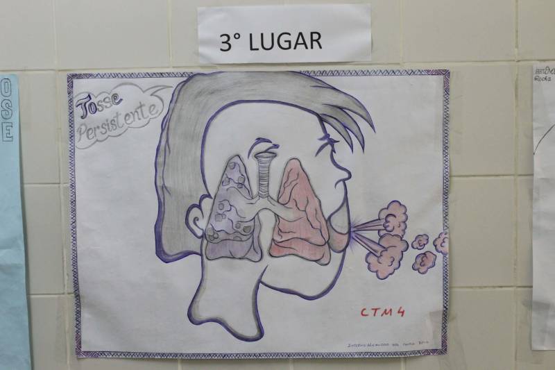 A Superintendência do Sistema Penitenciário do Estado (Susipe), por meio das diretorias de Assistência Biopsicossocial e de Reinserção Social, realizou nesta quinta-feira (13) a premiação do concurso de cartazes em alusão ao Dia "D" de Combate à Tuberculose – 15 de Dezembro -, instituído desde 2016 na Susipe. A data foi criada para ressaltar a necessidade de fomentar os procedimentos operacionais de controle da tuberculose e estabelecer um cronograma regular de atividades educativas em saúde (palestras, oficinas de arte e concursos), que sensibilize servidores e pessoas presas, para maior efetividade nas ações de controle da doença.

FOTO: AKIRA ONUMA / ASCOM SUSIPE
DATA: 13.12.2018
BELÉM - PARÁ <div class='credito_fotos'>Foto: Akira Onuma / Ascom Susipe   |   <a href='/midias/2018/originais/b156d5bf-2051-4d8c-938e-dc2076fa7428.jpg' download><i class='fa-solid fa-download'></i> Download</a></div>