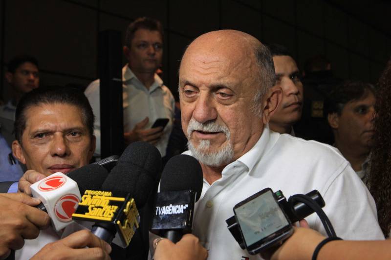 Com a entrega de mais 359 veículos, somente esta semana, o Governo do Pará reforçou a atuação da área de segurança pública em todo o Estado. Todos os veículos auxiliarão no combate a criminalidade e a manutenção da segurança em todo o território paraense. Boa parte desses veículos foi destinada diretamente para as guardas municipais, numa ação integrada com as Prefeituras, por meio da Secretaria de Segurança Pública e Defesa Social (Segup) com articulação da Secretaria de Municípios Sustentáveis, que define em conjunto com os municípios, a agenda de prioridades. A última etapa da entrega ocorreu nesta quinta-feira (5), no Hangar – Centro de Convenções da Amazônia.
FOTO: RODOLFO OLIVEIRA / AG. PARÁ
DATA: 05.07.2018
BELÉM - PARÁ <div class='credito_fotos'>Foto: Rodolfo Oliveira/Ag. Pará | <a href='/midias/2018/originais/b1c38f77-b607-4f24-9d42-25a0428353a8.jpg' download><i class='fa-solid fa-download'></i> Download</a></div>