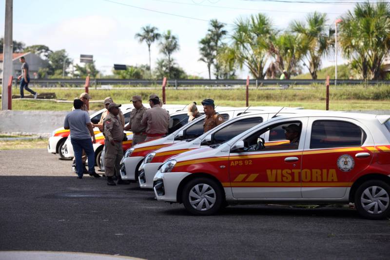 Estabelecimentos prestadores de serviços, condomínios, boates e casas noturnas serão vistoriados, nesta sexta-feira (11) e no sábado (12), pelo Corpo de Bombeiros do Pará com apoio da Polícia Militar. Juntos, os órgãos de segurança realizam a Operação Tiradentes II, deflagrada pelo Conselho Nacional de Comandantes Gerais dos Bombeiros e da PM em todo o país.
FOTO: SIDNEY OLIVEIRA / AG. PARÁ
DATA: 11.05.2018
BELÉM - PARÁ <div class='credito_fotos'>Foto: Sidney Oliveira/Ag. Pará | <a href='/midias/2018/originais/b1e7024b-f1ba-4407-9a35-0ccf7ebfd442.jpg' download><i class='fa-solid fa-download'></i> Download</a></div>
