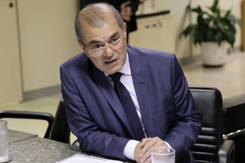 O Governo do Pará e o governo federal trabalharão juntos no combate à criminalidade no Estado. O secretário de Segurança Pública e Defesa Social, Luiz Fernandes (foto), se reuniu nesta terça-feira (17) com o ministro Extraordinário da Segurança Pública, Raul Jungmann, em Brasília (DF), para definir uma série de ações que podem ser desenvolvidas de forma conjunta na área de segurança.
FOTO:
DATA: 17.04.2018
BRASÍLIA - DF <div class='credito_fotos'>Foto: DANILO OLIVEIRA | <a href='/midias/2018/originais/b45628c4-ae5c-478b-9668-b24e96fd5fa0.jpg' download><i class='fa-solid fa-download'></i> Download</a></div>