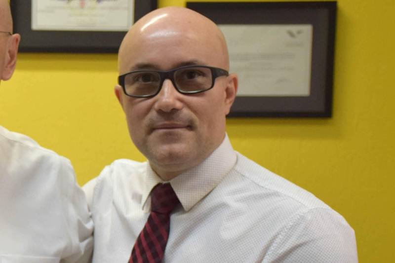 O Centro de Perícias Científicas “Renato Chaves” promoverá, no dia 06 de abril (sexta-feira), no auditório da Estação Cidadania, a partir de 8h30, o primeiro workshop de Isolamento e Preservação de Local de Crime para jornalistas da região oeste do Pará, no município de Santarém. Na foto, o diretor geral do Centro de Perícias Científicas, José Edmilson Lobato Junior.

FOTO: ASCOM CPC
DATA: 27.03.2018
BELÉM - PARÁ <div class='credito_fotos'>Foto: Ascom CPC   |   <a href='/midias/2018/originais/b66d01f0-513e-4ef1-9163-e6336d50ed8d.jpg' download><i class='fa-solid fa-download'></i> Download</a></div>