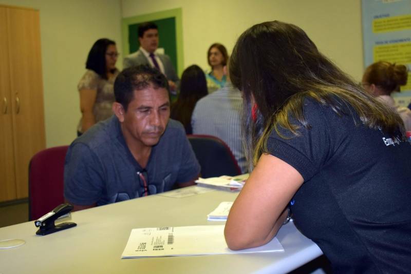 Durante esta semana, as pessoas com deficiência da região do município de Paragominas participaram do recadastramento para a emissão da carteira de gratuidade intermunicipal. Durante os três dias de atendimento, os profissionais da Agência de Regulação e Controle de Serviços Públicos do Estado do Pará (Arcon) e da Secretaria de Saúde Pública do Estado do Pará (Sespa) registraram e fizeram avaliações no Centro de Reabilitação da Pessoa com Deficiência. Mais de 1,5 de pessoas já se recadastraram. Em Belém (foto), os atendimentos passam a ocorrer normalmente. A contar da segunda-feira (9), os pacientes que demandarem atendimento oftalmológico e otorrinolaringológico no Centro Integrado de Inclusão e Cidadania (CIIC) serão encaminhados para lá.
FOTO: ASCOM / ARCON
DATA: 07.07.2018
BELÉM - PARÁ <div class='credito_fotos'>Foto: ASCOM / ARCON | <a href='/midias/2018/originais/b6ff29af-ed1b-4842-96eb-b331f0e74d90.jpg' download><i class='fa-solid fa-download'></i> Download</a></div>