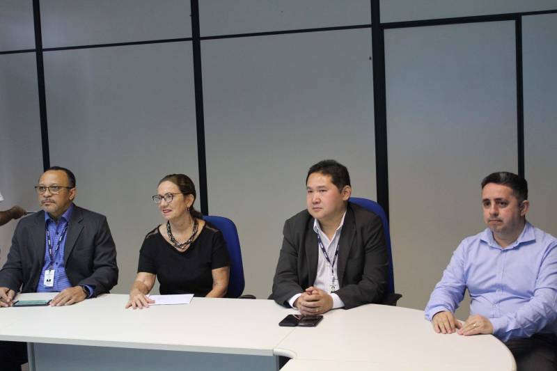 O 25º sorteio do Programa Nota Fiscal Cidadã (foto) foi realizado nesta quarta-feira (5), na sede da Secretaria de Estado da Fazenda (Sefa), em Belém. Foram sorteados 2.774 prêmios, no valor total de R$ 568.300,00, distribuídos em faixas: um prêmio extra de R$ 100 mil; um prêmio de R$ 40 mil; dois prêmios de R$ 20 mil e dois prêmios de R$ 10 mil; 18 prêmios de R$ 1 mil; 73 prêmios de R$ 500,00; 461 de R$ 200,00 e 2.216 prêmios de R$ 100,00. O valor global da premiação representa até 5% do volume de ICMS (imposto sobre circulação de mercadorias e serviços) recolhido mensalmente pelos estabelecimentos enquadrados no Programa. 

FOTO: ASCOM / SEFA
DATA: 05.12.2018
BELÉM - PARÁ <div class='credito_fotos'>Foto: Ascom Sefa   |   <a href='/midias/2018/originais/b76de382-5312-49cb-86df-0b124c84f86a.jpg' download><i class='fa-solid fa-download'></i> Download</a></div>