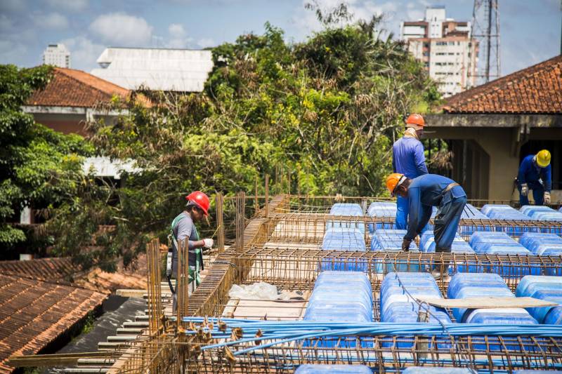 Obras do CCBS, campus II da Uepa, em Belém.
FOTO: NAILANA THIELY / ASCOM UEPA
DATA: 20.03.18
BELÉM - PARÁ <div class='credito_fotos'>Foto: Nailana Thiely / Ascom Uepa | <a href='/midias/2018/originais/b7b9a4c5-8799-4e40-8d04-19e669a6506d.jpg' download><i class='fa-solid fa-download'></i> Download</a></div>