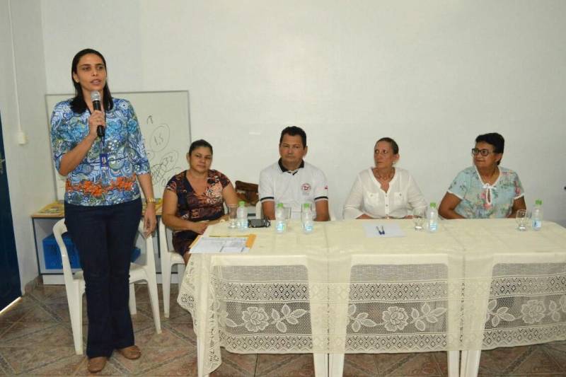 O Programa CredCidadão finalizou na tarde dessa segunda-feira (19), a primeira parte de liberações de crédito em municípios da região do Baixo Amazonas. As liberações ocorreram nos municípios de Alenquer, Terra Santa e Faro. Na foto, a gerente regional do Programa CredCidadão, Marília Miléo.
FOTO: SAMUEL ALVARENGA / SECOM
DATA: 19.03.2018
TERRA SANTA - PARÁ <div class='credito_fotos'>Foto: Samuel Alvarenga / Secom | <a href='/midias/2018/originais/b9f798d6-f99e-42be-bbe6-071572651a09.jpg' download><i class='fa-solid fa-download'></i> Download</a></div>
