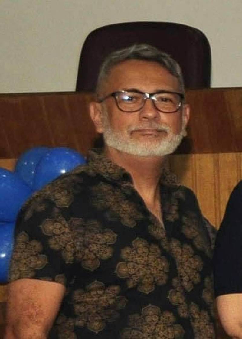 O tema “Masculinidade e Homem” foi abordado pelo coordenador nacional de Saúde do Homem, Francisco Norberto Moreira (foto). Na ocasião, ele rememorou os motivos da elaboração de uma política específica para a saúde do homem, decorrente do fato de que eles ainda morrem muito mais que as mulheres e possuem uma barreira sociocultural de procurar os serviços de saúde, sobretudo no que se refere ao estímulo ao autocuidado. “Essa política também abrange o profissional de saúde, que precisa ter uma visão mais ampliada para acolher esses homens”, afirmou.
FOTO: JOSÉ PANTOJA / ASCOM SESPA
DATA: 05.11.2018
BELÉM - PARÁ <div class='credito_fotos'>Foto: José Pantoja / Ascom Sespa | <a href='/midias/2018/originais/bbc239cd-75e2-4d52-98fe-1d32cd316a6c.jpg' download><i class='fa-solid fa-download'></i> Download</a></div>