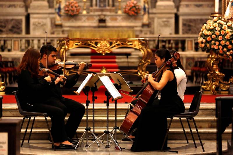 Apresentação do quarteto de cordas e duo de orgão e canto lírico da Uepa, na noite desta quinta-feira, 18, na Catedral de Belém.

FOTO: NAILANA THIELY / ARQUIVO ASCOM UEPA
DATA: 18.10.2018
BELÉM - PARÁ <div class='credito_fotos'>Foto: Nailana Thiely / Ascom Uepa   |   <a href='/midias/2018/originais/be21e8d7-2c07-4300-bc32-9382748bc97c.jpg' download><i class='fa-solid fa-download'></i> Download</a></div>