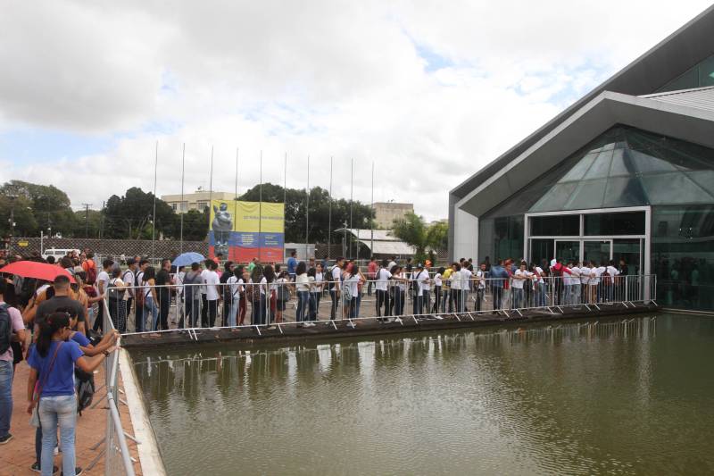 Quarto dia da  XXII Feira Pan-Amazônica do Livro, no Hangar Centro de Convenções da Amazônia, em Belém. 

 FOTO: CRISTINO MARTINS / AG. PARÁ 
DATA: 03.06.2018 
BELÉM - PARÁ <div class='credito_fotos'>Foto: Cristino Martins/Ag. Pará   |   <a href='/midias/2018/originais/bf6d2971-2e7d-4741-8e24-b1bbd29d7413.jpg' download><i class='fa-solid fa-download'></i> Download</a></div>