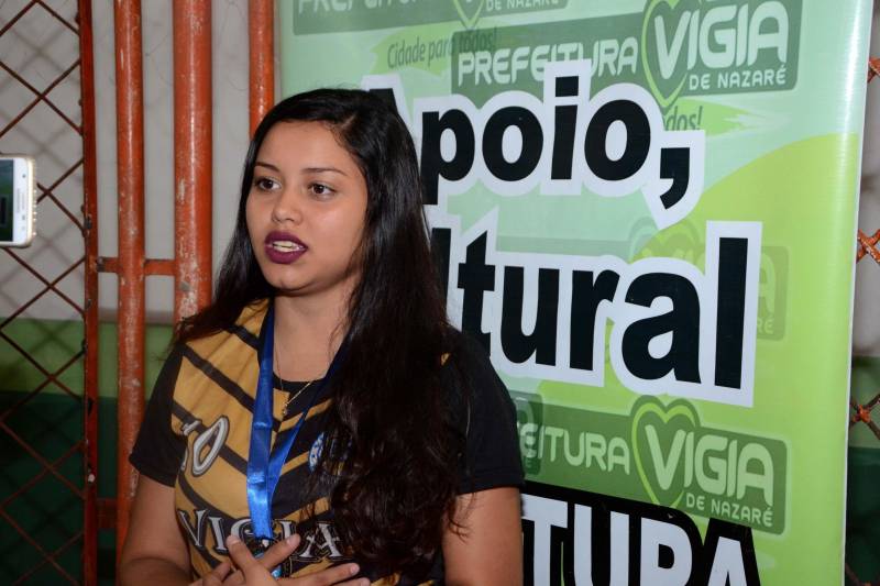 As escolas estaduais dos municípios de Vigia, Augusto Corrêa e Benevides venceram a primeira regional dos Jogos Estudantis Paraenses (Jeps), que chegou ao fim neste sábado, 5, em Vigia de Nazaré, no nordeste paraense, após cinco dias de competição. As vagas no Handebol Masculino e Feminino B (atletas de 15 a 17 anos) ficaram com as escolas de Vigia: Escola Técnica de Vigia (EETEPA) e Escola Estadual Bertoldo Nunes, respectivamente. Também no Handebol Feminino, categoria A (12 a 14 anos), a vitória foi da Escola Barão do Guajará, de Vigia. Os Jeps ocorrem há 60 anos por iniciativa do Governo do Estado por meio do Núcleo de Esporte e Lazer (NEL) da Secretaria de Estado de Educação (Seduc), com apoio das prefeituras municipais. Na foto, a atleta Maria Clara Souza, 17 anos.
FOTO: FERNANDO NOBRE / ASCOM SEDUC
DATA: 05.05.2018
VIGIA - PARÁ <div class='credito_fotos'>Foto: FERNANDO NOBRE/ASCOM SEDUC | <a href='/midias/2018/originais/bfb6fd2b-030b-4eef-bc05-7d8550e5c125.jpg' download><i class='fa-solid fa-download'></i> Download</a></div>