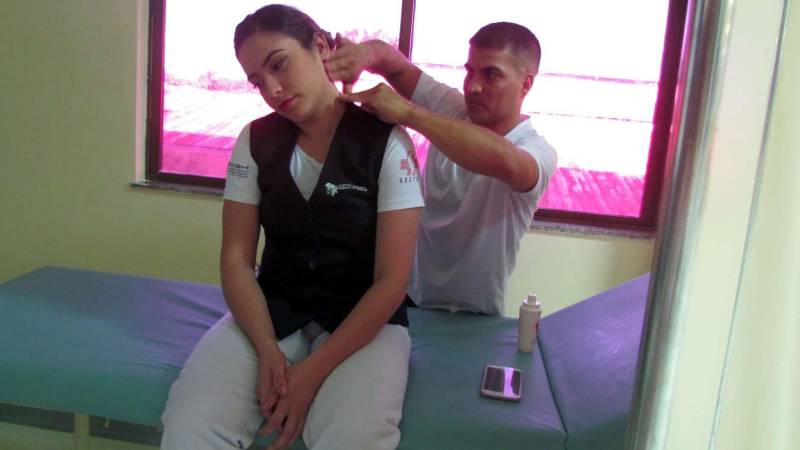 Com o tema central “Mãos que Cuidam’’, o Hospital Geral de Tailândia (HGT), na mesorregião do nordeste paraense, promoveu Semana de Enfermagem, de 14 a 18, com a finalidade de intensificar a interação entre o corpo de enfermagem e usuários dos serviços que são oferecidos para uma população estimada em 300 mil habitantes e que realiza uma média de 120 partos por mês, já que é referência em obstetrícia na região.

FOTO: ASCOM / HGT TAILÂNDIA
DATA: 20.05.2018
TAILÂNDIA - PARÁ <div class='credito_fotos'>Foto: ASCOM HGT TAILÂNDIA   |   <a href='/midias/2018/originais/c01596fb-00a3-4b7a-8ff7-7c75467b71b1.jpg' download><i class='fa-solid fa-download'></i> Download</a></div>
