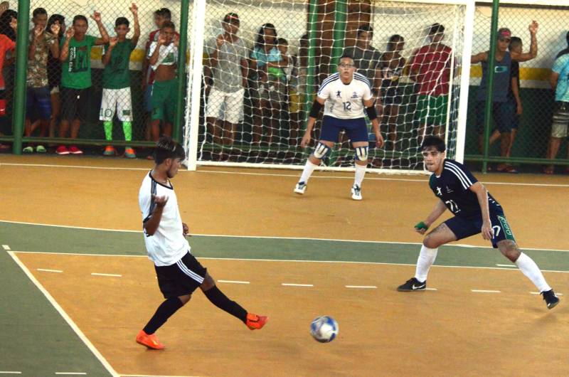 No momento em que os Jogos Estudantis Paraenses (Jeps) atingem a marca histórica de 60 anos, o município de Mocajuba (foto), na Região do Baixo-Tocantins, está em festa ao sediar, desde a quarta-feira, 16, as competições regionais do evento estudantil.
FOTO: ELISEU DIAS / ASCOM SEDUC
DATA: 17.05.2018
MOCAJUBA - PARÁ <div class='credito_fotos'>Foto: Eliseu Dias / Ascom Seduc | <a href='/midias/2018/originais/c01f0bb7-40e5-468c-92c2-b29eed6fdaf6.jpg' download><i class='fa-solid fa-download'></i> Download</a></div>