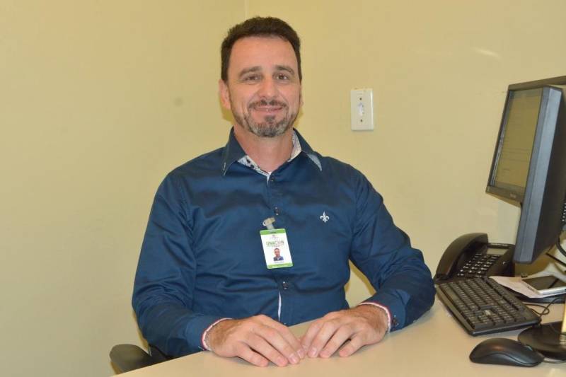 O diretor executivo da Instituição, o administrador, Thiarle Dassi ressalta “a  importância das parcerias, da aproximação da população com a unidade, para que possam conhecer os serviços oferecidos, saber mais sobre a doença para prevenir, mas se for necessário o tratamento, será bem atendido pelos profissionais da Unacon, e com o tratamento 100% gratuito”.

FOTO: ASCOM UNACON
DATA: 30.11.2018
TUCURUÍ - PARÁ <div class='credito_fotos'>Foto: Ascom Unacon   |   <a href='/midias/2018/originais/c0302358-7a28-40f5-b1ad-aa95459d326f.jpg' download><i class='fa-solid fa-download'></i> Download</a></div>