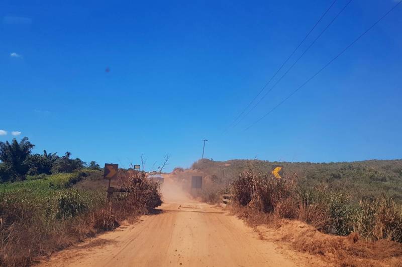 Quem precisa trafegar pela PA 287, do trecho da BR 158 até o município de Cumaru do Norte, teve uma boa notícia neste sábado (23), quando foi entregue a ordem de serviço para a execução da obra de conservação da rodovia. A solenidade ocorreu na Câmara Municipal de Vereadores de Cumaru do Norte, e contou com a presença do Secretário Regional de Governo do Sudeste do Pará, Jorge Bittencourt, que no ato representou o governador Simão Jatene.
FOTO: ASCOM CRGSP
DATA: 23.06.2018
CUMARU DO NORTE - PARÁ <div class='credito_fotos'>Foto: ASCOM CRGSP | <a href='/midias/2018/originais/c16e516d-cbd1-4111-b208-955a006725da.jpg' download><i class='fa-solid fa-download'></i> Download</a></div>