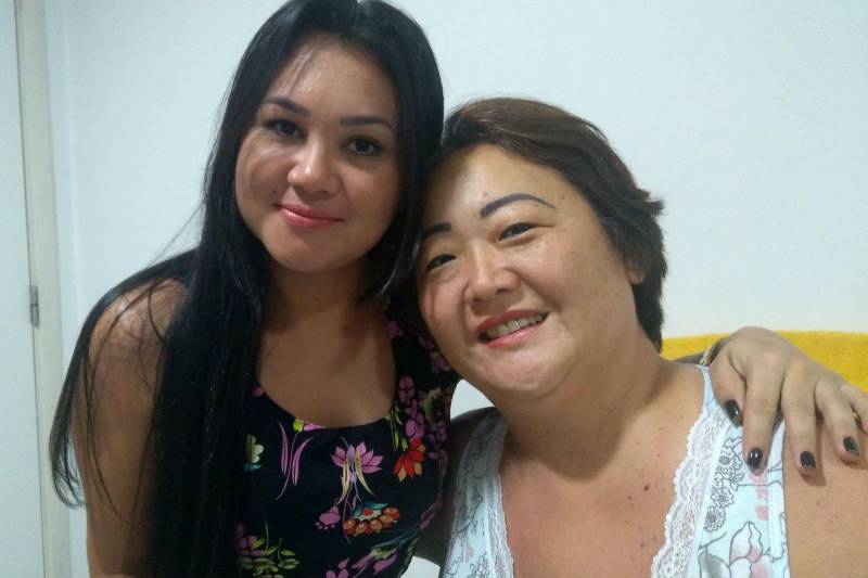 A cozinha do Hospital Jean Bitar (HJB), em Belém, conquistou o selo Green Kitchen, que reconhece o constante aprimoramento do seu padrão de qualidade em benefício de seus usuários, na sua região e seu ambiente social, baseado na alimentação saudável servida aos colaboradores, usuários e acompanhantes; ambientação natural e sustentabilidade. O investimento da gestão hospitalar à “cozinha verde” repercutiu muito bem entre os usuários como a  autônoma Solange Tokuhashe, 50 (foto), residente em Tomé-Açú, que está internada há 20 dias no HJB para realizar cirurgia bariátrica.

FOTO: ASCOM HJB
DATA: 26.05.2018
BELÉM - PARÁ <div class='credito_fotos'>Foto: ASCOM HJB   |   <a href='/midias/2018/originais/c36368df-27cf-40ad-b6c6-00469bba3593.jpg' download><i class='fa-solid fa-download'></i> Download</a></div>