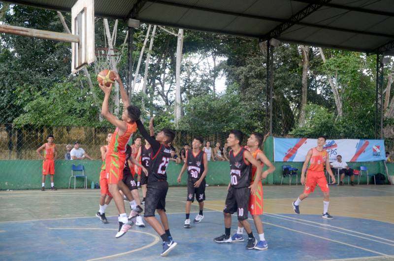 A etapa regional dos Jogos Estudantis Paraenses (Jeps), realizada de 16 a 19 de maio, no município de Igarapé-Açu, no nordeste do Estado, selecionou os times que vão disputar a etapa estadual, em junho, em Belém. Depois dos quatro dias de disputas, Castanhal foi apontada como a delegação que levará para a próxima etapa o maior número de times.
FOTO: RAI PONTES / ASCOM SEDUC
DATA: 20.05.2018
IGARAPÉ-AÇU - PARÁ <div class='credito_fotos'>Foto: Rai Pontes/Ascom Seduc | <a href='/midias/2018/originais/c4e72848-7577-4f3c-876f-e9fd5b784aa2.jpg' download><i class='fa-solid fa-download'></i> Download</a></div>