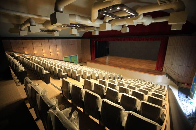 A inauguração do Liceu de Música de Bragança, neste dia 15, pode ser entendida como acontecimento de rotina de governo, mas a entrega das instalações, que ocupam um prédio da primeira metade do século passado, e um teatro contemporâneo, tem um significado para além dos acontecimentos de agenda da administração pública.

FOTO: MÁCIO FERREIRA / AG. PARÁ
DATA: 14.12.2018
BRAGANÇA - PARÁ <div class='credito_fotos'>Foto: MÁCIO FERREIRA/ AG. PARÁ   |   <a href='/midias/2018/originais/c5dd850e-de90-45f8-b67a-c594e75ab730.jpg' download><i class='fa-solid fa-download'></i> Download</a></div>