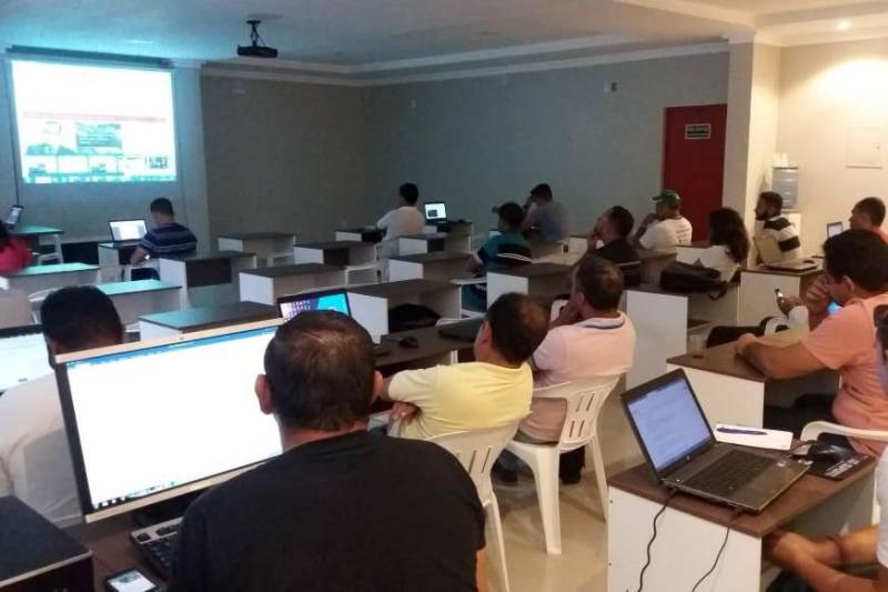 O município de Santarém, no oeste paraense, recebe até o próximo dia 4 de junho, a Semana do Alimento Orgânico, promovido pela Comissão Temática da Produção Orgânica do Baixo-Amazonas. Técnicos da Empresa de Assistência Técnica e Extensão Rural do Estado do Pará (Emater) participam do evento, que conta com a presença de vários produtores assistidos pelo órgão.
FOTO: ASCOM EMATER
DATA: 28.05.2018
SANTARÉM - PARÁ <div class='credito_fotos'>Foto: ASCOM EMATER | <a href='/midias/2018/originais/c65432ab-0d38-4d82-af95-17182e86b8b2.jpg' download><i class='fa-solid fa-download'></i> Download</a></div>