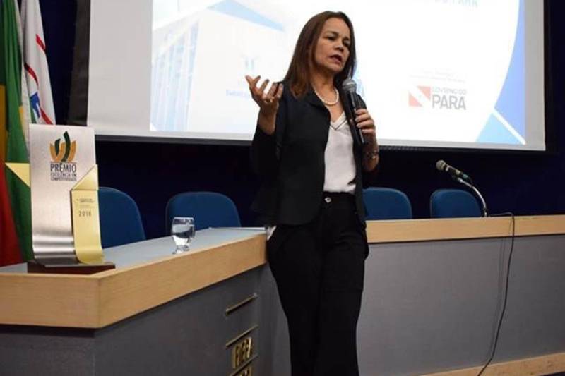 Englobando as duas áreas atribuídas à Secretaria, a adjunta da Sectet, Maria Amélia Enríquez (foto), destacou que a superação dos desafios do desenvolvimento do Pará requer transformação nas estruturas produtivas. Além disso, segundo ela, é necessário transitar para um modelo baseado na inovação e no conhecimento, com mão de obra qualificada e ambientes que favoreçam a inovação produtiva.

FOTO: ASCOM SECTET
DATA: 29.11.2018
BELÉM - PARÁ <div class='credito_fotos'>Foto: Ascom Sectet   |   <a href='/midias/2018/originais/c6fb4e46-5a4e-4b25-9375-86c19af5e5f5.jpg' download><i class='fa-solid fa-download'></i> Download</a></div>