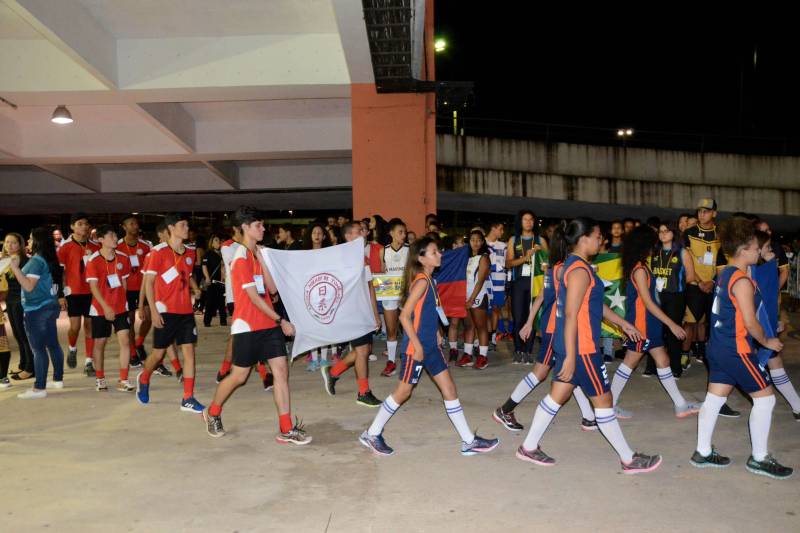 A abertura da Etapa Estadual dos Jogos Estudantis Paraenses (Jeps) 2018 teve um sabor especial para os 883 atletas, técnicos e dirigentes do esporte escolar que participaram da cerimônia na noite desta terça-feira, 19, no Estádio Jornalista Edgar Proença, o Mangueirão.
FOTO: FERNANDO NOBRE / ASCOM SEDUC
DATA: 19.06.2018
BELÉM - PARÁ <div class='credito_fotos'>Foto: FERNANDO NOBRE/ASCOM SEDUC | <a href='/midias/2018/originais/c72d522e-3c33-4acd-bc5d-6cf65de2a368.jpg' download><i class='fa-solid fa-download'></i> Download</a></div>