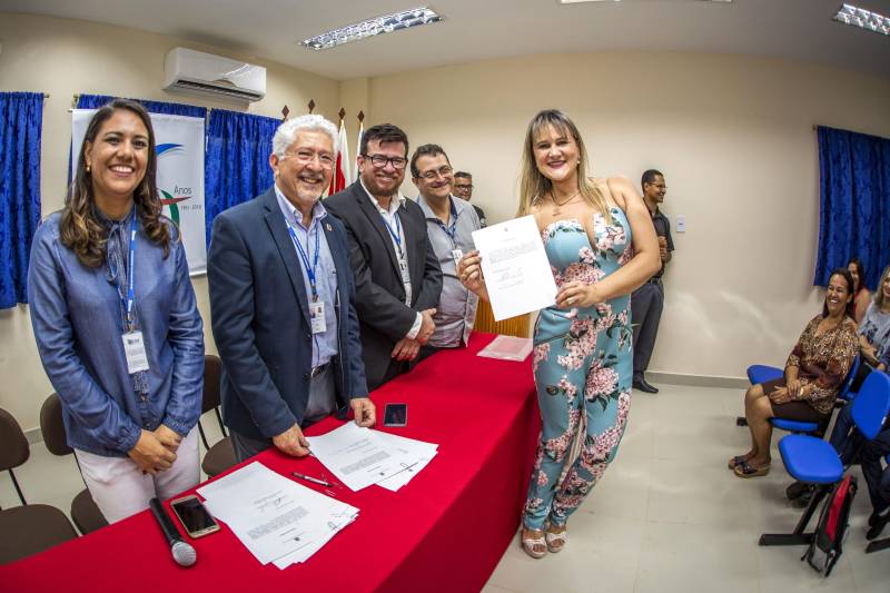 Posse de professores concursados na Uepa em Marabá, na tarde desta sexta-feira, 6, no auditório do bloco IV.
FOTO: NAILANA THIELY
DATA: 06.04.18
MARABÁ-PARÁ
<div class='credito_fotos'>Foto: Agência Pará | <a href='/midias/2018/originais/c74edc93-65af-458e-975f-82c85a9d668e.jpg' download><i class='fa-solid fa-download'></i> Download</a></div>