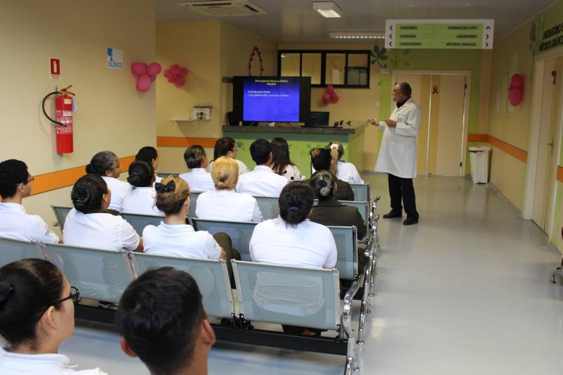 Em apenas um mês de funcionamento, o Hospital Materno-Infantil de Barcarena Dra. Anna Turan (HMIB) alcançou 97% em satisfação dos usuários, de acordo com o Serviço de Atendimento ao Usuário (SAU). Nesse período, o hospital teve grande atuação na região em atendimento humanizado, serviços e equipamentos.
FOTO: ASCOM HMIB
DATA: 20.09.2018
BARCARENA - PARÁ <div class='credito_fotos'>Foto: ASCOM | <a href='/midias/2018/originais/c8c32e3b-892b-4d22-be17-ef6569f58636.jpg' download><i class='fa-solid fa-download'></i> Download</a></div>