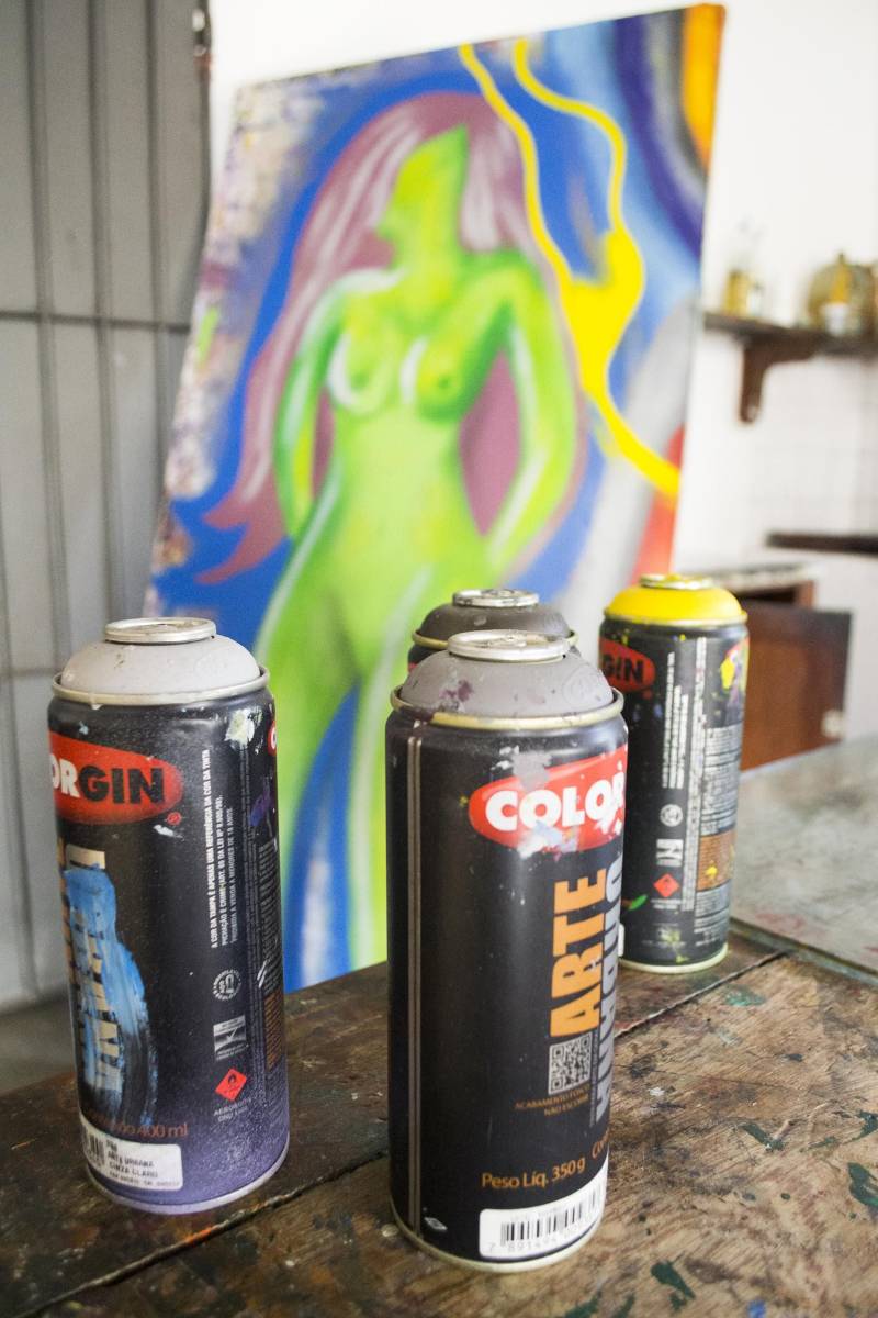A partir desta segunda-feira, 16, estão abertas as inscrições para as oficinas de arte e ofício do Curro Velho e Casa da Linguagem, que serão realizadas em maio. O período das aulas é de 2 a 22 de maio, no horário da manhã e tarde. Confira os cursos aqui. Os alunos da rede pública de ensino não pagam a taxa de inscrição, porém devem apresentar a declaração da Escola onde estão matriculados. Os demais pagam uma taxa única de 20 reais. As oficinas são voltadas para as mais diversas linguagens artísticas: gravura, desenho, dança, serigrafia, violão, fotografia, entre outras. Na Casa da Linguagem o público pode se inscrever em oficinas de redação, abordagem textual para o Enem, libras, leitura e interpretação de texto. São mais de 100 opções de cursos.
FOTO: ASCOM / FCP
DATA: 16.04.2018
BELÉM - PARÁ <div class='credito_fotos'>Foto: ASCOM FCP | <a href='/midias/2018/originais/c8f770c8-3eb8-44e5-a4e7-5ff29768c9b3.jpg' download><i class='fa-solid fa-download'></i> Download</a></div>