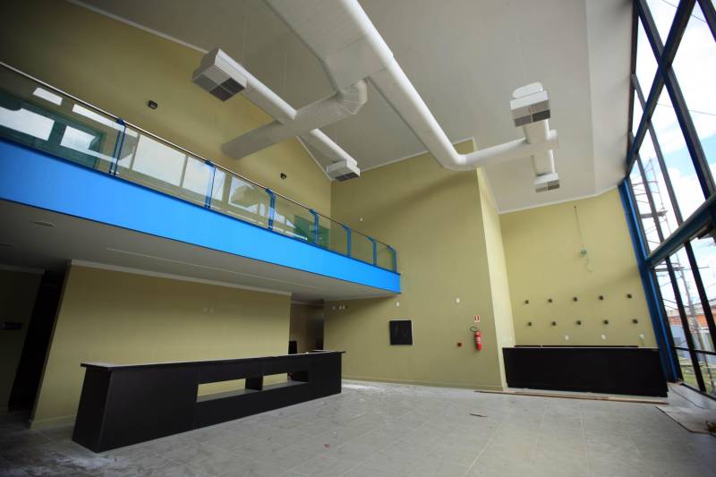 A inauguração do Liceu de Música de Bragança, neste dia 15, pode ser entendida como acontecimento de rotina de governo, mas a entrega das instalações, que ocupam um prédio da primeira metade do século passado, e um teatro contemporâneo, tem um significado para além dos acontecimentos de agenda da administração pública.

FOTO: MÁCIO FERREIRA / AG. PARÁ
DATA: 14.12.2018
BRAGANÇA - PARÁ <div class='credito_fotos'>Foto: MÁCIO FERREIRA/ AG. PARÁ   |   <a href='/midias/2018/originais/c9634cd2-66c1-4415-ae0b-848eced0006d.jpg' download><i class='fa-solid fa-download'></i> Download</a></div>