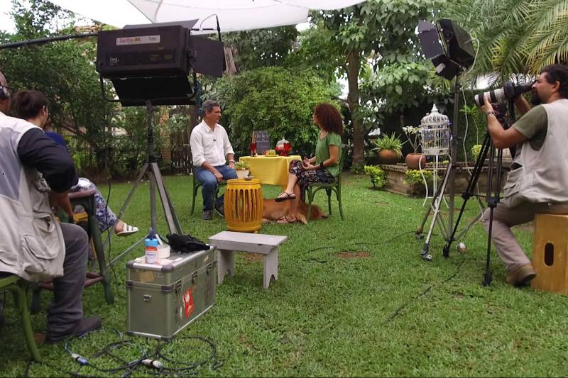 O programa 'Compartilhar', da TV Cultura do Pará, exibe seis episódios inéditos a partir desta quarta-feira (21), 19h. A novidade é que a atração ganha reprise aos domingos, 14h30. Apresentado pela jornalista Adelaide Oliveira, com produção de Ana Paula Andrade, o programa tem a missão de mostrar iniciativas e despertar reflexões sobre problemas urbanos e cidadania.
FOTO: DIVULGAÇÃO
DATA: 20.11.2018
BELÉM - PARÁ <div class='credito_fotos'>Foto: REPRODUÇÃO / TV CULTURA | <a href='/midias/2018/originais/caec976c-d36e-4238-b3b9-84da5410d613.jpg' download><i class='fa-solid fa-download'></i> Download</a></div>