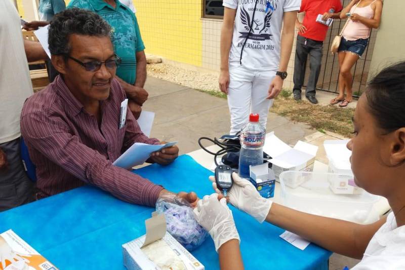 Uma ação de prevenção contra o câncer da próstata, oferecida pelo Hospital Geral de Tailândia (HGT), proporcionou a realização de 120 exames de PSA (Antígeno Prostático Específico), que serve para diagnosticar alterações na próstata como prostatite, hipertrofia benigna da próstata ou câncer de próstata. O exame será realizado, por agendamento, durante a campanha “Novembro Azul”, que se estenderá até o final deste mêsp parahomens a partir dos 45 anos.
FOTO: ASCOM HGT
DATA: 16.11.2018
TAILÂNDIA - PARÁ <div class='credito_fotos'>Foto: ASCOM HGT TAILÂNDIA | <a href='/midias/2018/originais/cb92e644-4ba8-4108-91d4-385c4e302536.jpg' download><i class='fa-solid fa-download'></i> Download</a></div>