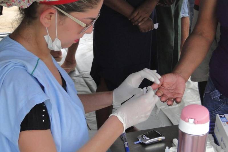 No dia 8 de março é celebrado o Dia Mundial do Rim e para comemorar a data, o Hospital Regional Público da Transamazônica (HRPT), localizado em Altamira, ofertou três exames a toda a população que procurou a unidade nesta quinta: dosagem de creatinina, aferição da pressão arterial e o teste de glicemia.
FOTO: ASCOM HRPT
DATA: 08.03.2018
ALTAMIRA - PARÁ <div class='credito_fotos'>Foto: ASCOM HRPT | <a href='/midias/2018/originais/cba1b7dc-7d86-47d1-9a87-c2ae5fb61696.jpg' download><i class='fa-solid fa-download'></i> Download</a></div>