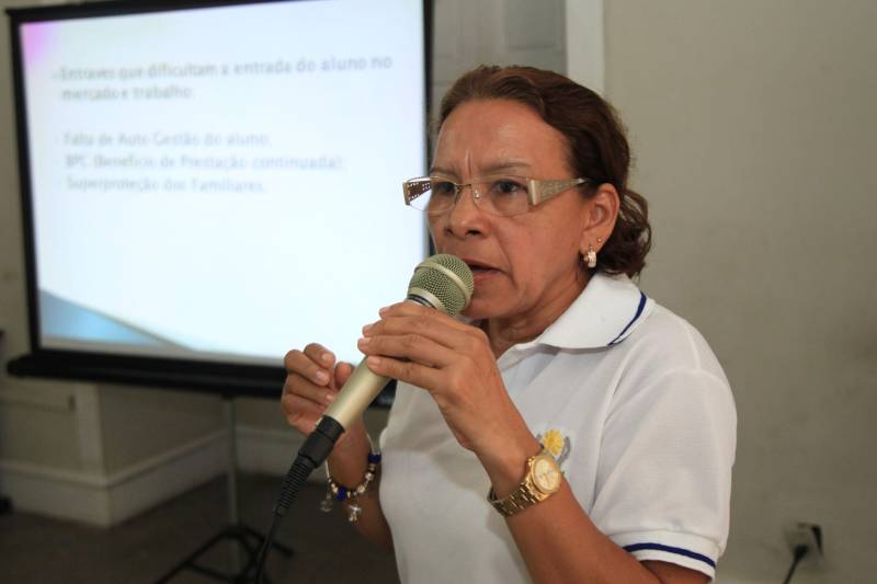 Com palestras, emissão de documentos, apresentações culturais, oficinas e exposições, o Dia D da Cidadania com Síndrome de Down trouxe uma programação diversificada e educativa sobre a questão das pessoas com deficiência intelectual, na manhã desta quinta-feira, 22, na Secretaria de Estado de Justiça e Direitos Humanos (Sejudh). Na foto, Idaisa Novaes, psicóloga da Apae, foi uma das palestrantes durante a ação.
FOTO: WAGNER ALMEIDA / ASCOM SEJUDH
DATA: 22.03.2018
BELÉM - PARÁ <div class='credito_fotos'>Foto: Wagner Almeida/ Ascom Sejudh | <a href='/midias/2018/originais/cba3d08d-e4b6-4a8f-9004-65196ce55a16.jpg' download><i class='fa-solid fa-download'></i> Download</a></div>