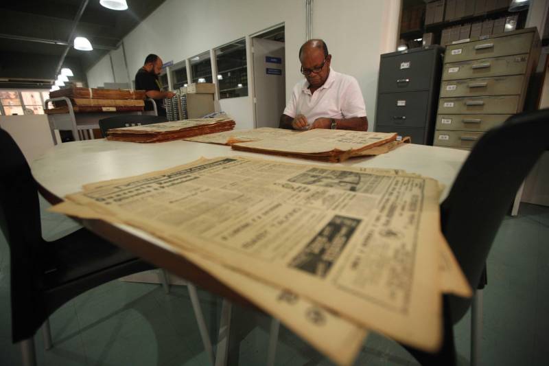 Ao entrar na Biblioteca Arthur Viana, localizada no Centro Cultural e Turístico Tancredo Neves (Centur), é possível visualizar e sentir as diferenças logo ao chegar. O espaço, que desde 2015 passava por reformas, está completamente pronto para sua reinauguração, que deve acontecer já na próxima semana. Iluminação adequada, climatização renovada, mudança de estantes e outros móveis que contribuíram para a ampliação do espaço, além de um verdadeiro upgrade em diversos espaços de convivência, serviços e estudos, trouxeram novos ares a centenária biblioteca.
FOTO: THIAGO GOMES / AG. PARÁ
DATA: 27.04.2018
BELÉM - PARÁ <div class='credito_fotos'>Foto: Thiago Gomes /Ag. Pará | <a href='/midias/2018/originais/cbcb6a71-dde6-4094-9d21-346681ba24fc.jpg' download><i class='fa-solid fa-download'></i> Download</a></div>