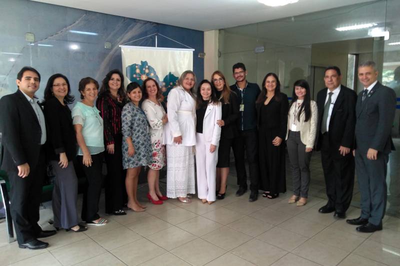 O Comitê de Trabalho das Escolas de Governo do Estado do Pará (Cotegep) está oficializado desde segunda-feira (5), quando gestores e representantes de órgãos federais, estaduais e municipais se reuniram no auditório da Escola de Governança Pública do Estado (EGPA) para a assinatura conjunta de um Protocolo de Intenções. O Comitê começou suas atividades debatendo a elaboração da Rede Amazônica das Escolas de Governao (Rameg), lançada em agosto de 2013, por ocasião dos 10 anos de criação da autarquia paraense. Com o objetivo de viabilizar, com maior eficácia e agilidade, a participação e o acesso do funcionalismo público a ações, programas e projetos de formação, desenvolvimento e qualificação profissional, além de intermediar o acesso à estrutura física e instrutoria a programas realizados por seus integrantes, o Comitê, até ser formalizado, atuava informalmente.
FOTO: RAFAEL SANTOS / ASCOM TCM
DATA: 07.02.2018
BELÉM - PARÁ <div class='credito_fotos'>Foto: RAFAEL SANTOS / ASCOM TCM | <a href='/midias/2018/originais/ccba3d03-3ac1-4127-87f2-0060aa24472f.jpg' download><i class='fa-solid fa-download'></i> Download</a></div>