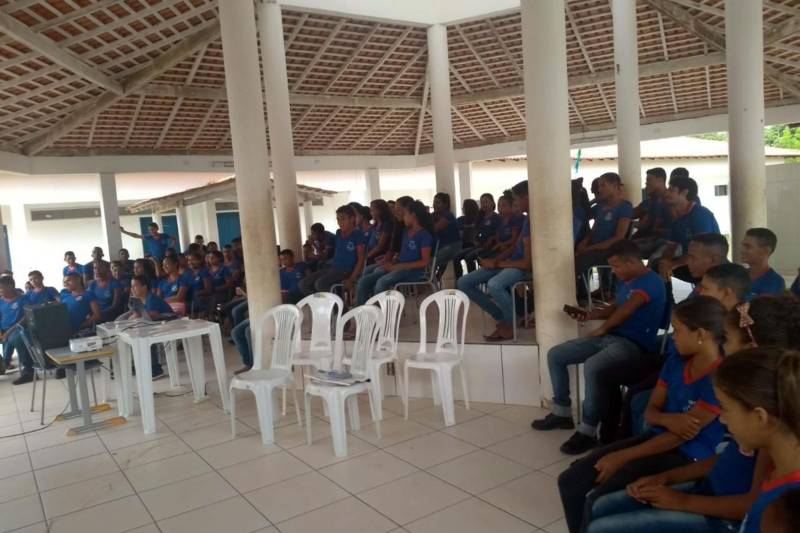 São Miguel do Guamá e Irituia foram os primeiros municípios a serem atendidos pelo Departamento de Trânsito do Estado do Pará (Detran), dentro de uma programação educativa que atende os municípios localizados no eixo Belém-Brasília (BR-010). As próximas cidades que estão na rota são Mãe do Rio, Aurora do Pará e Ipixuna do Pará. A equipe de servidores da Educação de Trânsito do Detran desenvolve uma série de atividades com as comunidades locais, tudo voltado para a redução de acidentes de trânsito e estímulo para que os próprios moradores também participem das ações que visam salvar vidas.

FOTO: ASCOM DETRAN-PA
DATA: 29.11.2018
MÃE DO RIO - PARÁ <div class='credito_fotos'>Foto: ASCOM DETRAN   |   <a href='/midias/2018/originais/cd2d3258-af2f-435b-9193-77818c20dcfe.jpg' download><i class='fa-solid fa-download'></i> Download</a></div>