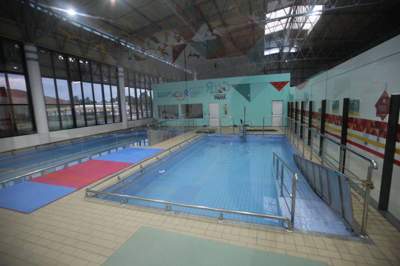 Desde sua inauguração, dia 30 de maio deste ano, o Centro Integrado de Inclusão e Reabilitação (CIIR, na foto), marcou a história na assistência global à Pessoa com Deficiência (PcD), no Pará e na Região Norte, ao oferecer, em um único complexo, atendimento para Pessoas com Deficiência (PcD) de todas as faixas etárias. São diversas especialidades, tecnologias e estrutura de última geração, associadas à qualidade, segurança e humanização destinadas 100% aos usuários do Sistema Único de Saúde (SUS). Desde seu funcionamento, a equipe multiprofissional do CIIR realizou  cerca de  18.760 atendimentos nas mais diversas especialidades e serviços. O atendimento de qualidade, seguro e humanizado é celebrado por um índice de 96% de satisfação de quem depende da assistência.

FOTO: CARLOS SODRÉ / AG. PARÁ
DATA: 07.12.2018
BELÉM - PARÁ <div class='credito_fotos'>Foto: Carlos Sodré/Agência Pará   |   <a href='/midias/2018/originais/cf6304ff-ab9e-4f69-bb7b-39350421af41.jpg' download><i class='fa-solid fa-download'></i> Download</a></div>