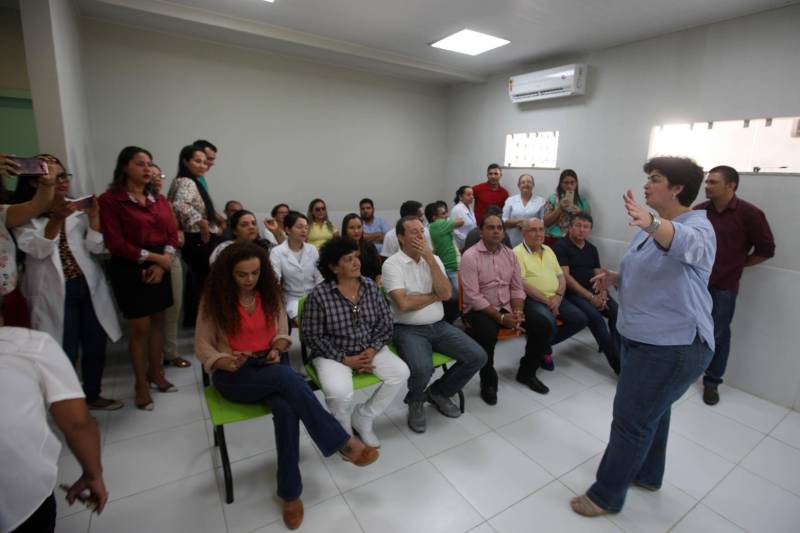 Já durante o evento em Augusto Corrêa, realizado no Centro Nossa Senhora de Nazaré e no Hospital Municipal, o prefeito Filho Barreto lembrou que o município sempre foi beneficiado com obras pela gestão estadual. Ainda em Augusto Corrêa, no Hospital Municipal (foto) foram entregues um desfibrilador e dois monitores cardíacos.
FOTO: SIDNEY OLIVEIRA / AG. PARÁ
DATA: 14.06.2018
AUGUSTO CORRÊA - PARÁ <div class='credito_fotos'>Foto: Sidney Oliveira/Ag. Pará | <a href='/midias/2018/originais/d021da3f-f95f-478e-b05b-2fabd93cabd7.jpg' download><i class='fa-solid fa-download'></i> Download</a></div>