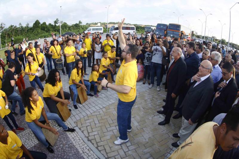 O Parque Estadual do Utinga (PEUt) o mais importante espaço de preservação e estudo da biodiversidade dentro da Região Metropolitana de Belém será reaberto à população a partir desta sexta,16, a partir das 16h30, com apresentações artísticas, com o Boi Veludinho, crianças do Pro Paz e a premiada Orquestra Sinfônica do Theatro da Paz. A apresentação será em um espaço ao ar livre e não será necessária a retirada de ingressos, por esse motivo, a recomendação é que o público chegue cedo, porque a entrada será fechada quando o espaço estiver lotado.
FOTO: THIAGO GOMES / AG PARÁ
DATA: 16.03.2018
BELÉM - PARÁ <div class='credito_fotos'>Foto: Thiago Gomes /Ag. Pará | <a href='/midias/2018/originais/d05a52cb-d643-4987-8845-c9e92ce50135.jpg' download><i class='fa-solid fa-download'></i> Download</a></div>