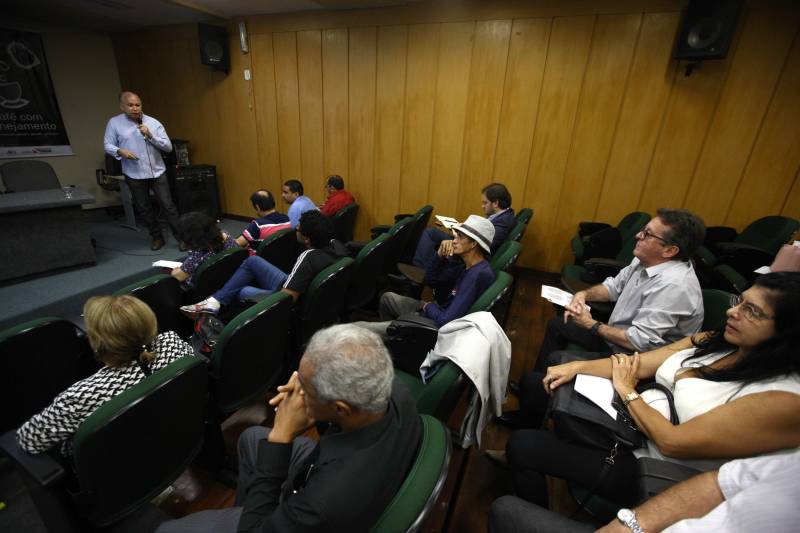 51º Café com Planejamento na manhã desta sexta-feira, 27, na Escola de Governança Pública do Estado do Pará (EGPA), fórum de discussão proposto pela Secretaria de Estado de Planejamento (Seplan). Na foto, o secretário adjunto de Gestão de Recursos Hídricos da Secretaria de Meio Ambiente e Sustentabilidade (Semas), Ronaldo Lima.
FOTO: MARCELO LELIS / AG. PARÁ
DATA: 27.04.2018
BELÉM - PARÁ
<div class='credito_fotos'>Foto: Marcelo Lelis / Ag. Pará | <a href='/midias/2018/originais/d2119471-f7d9-45f0-8755-6cd0d48caf44.jpg' download><i class='fa-solid fa-download'></i> Download</a></div>