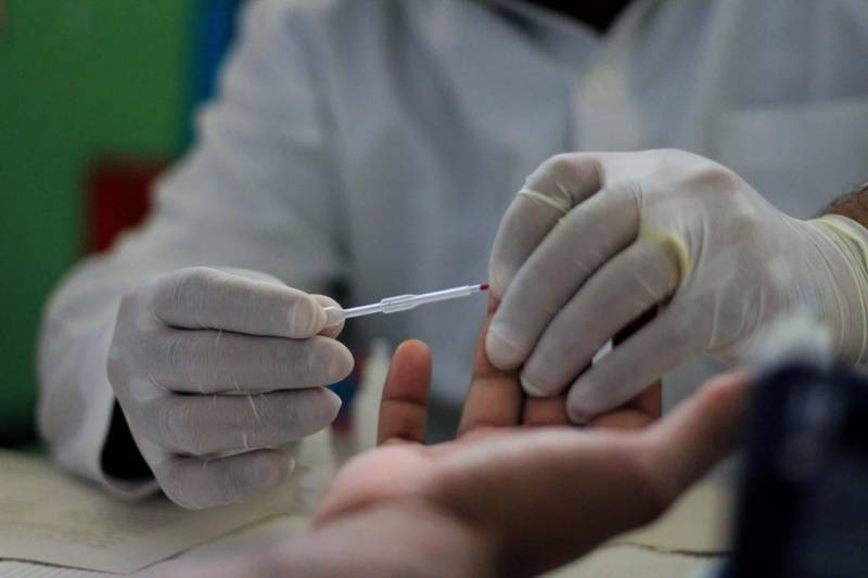 O Departamento Penitenciário Nacional (Depen), órgão vinculado ao Ministério da Justiça e Segurança Pública, realizou um mutirão do projeto Identidade Cidadã, nos dias 19 e 20 de dezembro, no Presídio Estadual Metropolitano (PEM) III. A ação teve como objetivo emitir a segunda via de certidões de nascimento ou de casamento para pessoas privadas de liberdade. O projeto é uma parceria do Depen com a Associação de Notários e Registradores do Brasil (Anoreg) e a Superintendência do Sistema Penitenciário do Pará (Susipe). A partir de um levantamento feito pelos assistentes sociais do PEM III, foi constatada a necessidade de emitir a segunda via da certidão de nascimento para 154 internos.

FOTO: VELOSO JÚNIOR / ASCOM SUSIPE
DATA: 20.12.2018
SANTA IZABEL - PARÁ <div class='credito_fotos'>Foto: Veloso Junior / Ascom Susipe   |   <a href='/midias/2018/originais/d2527221-356b-4e66-a0e0-04a92a6090f3.jpg' download><i class='fa-solid fa-download'></i> Download</a></div>