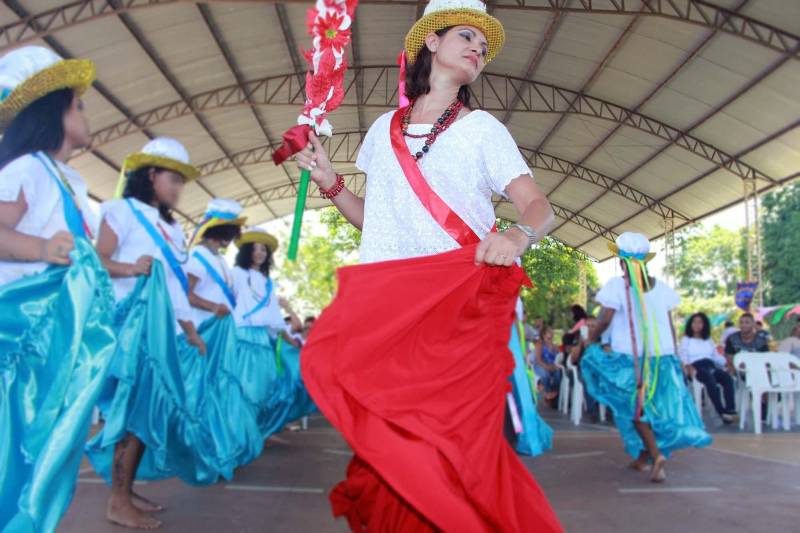 A Fundação de Atendimento Socioeducativo do Pará (Fasepa) realizou na sexta-feira (29), o IV Arraial da Socioeducação (foto), que marcou o encerramento das atividades do primeiro semestre do ano, com uma mostra das iniciativas realizadas na área da cultura, esporte e lazer, nas unidades da Região Metropolitana de Belém. A programação, realizada no espaço Apoena, em Ananindeua, contou com a participação de 70 socioeducandos de 11 unidades da Fundação, envolvendo adolescentes em cumprimento de medida de internação provisória, internação e semiliberdade, além de contar com a presença de servidores e familiares dos internos, na ação que integra o projeto Ressignificando Caminhos na Socioeducação, totalizando cerca de 400 participantes.
FOTO: ALBERTO PASSOS / ASCOM FASEPA
DATA: 29.06.2018
BELÉM - PARÁ <div class='credito_fotos'>Foto: ALBERTO PASSOS/ ASCOM FASEPA | <a href='/midias/2018/originais/d2ec60e2-240a-4e68-aa0d-037edb5b0526.jpg' download><i class='fa-solid fa-download'></i> Download</a></div>