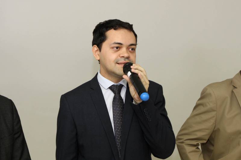 Restaurante self service, rampa de acesso, nova fachada, câmeras de vigilância e elevadores elétricos. O prédio-sede da Secretaria Estadual de Meio Ambiente e Sustentabilidade (Semas), em Belém, continua no mesmo lugar, mas parece novo. Na fdoto, o secretário de Meio-Ambiente, Thales Belo.
FOTO: CRISTINO MARTINS / AG. PARÁ
DATA: 16.03.2018
BELÉM - PARÁ <div class='credito_fotos'>Foto: Cristino Martins/Ag. Pará | <a href='/midias/2018/originais/d3a74949-0ac6-4593-ad6f-46326ebcb8df.jpg' download><i class='fa-solid fa-download'></i> Download</a></div>