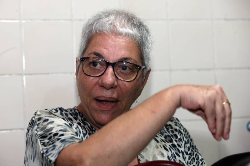 Criada há cerca de quatro anos na Cidade Velha, a base comunitária da Polícia Militar (PM) já apresenta uma expressiva redução no número de  crimes registrados na área e no entorno – Reduto e Campina, estimada em 30% pelo coronel Carlos Emílio, diretor de Polícia Comunitária da PM. A diferença já é percebida por alguns moradores, como Ana Brahuma (foto), que mora no bairro desde que nasceu.

FOTO: SIDNEY OLIVEIRA / AG. PARÁ
DATA: 25.05.2018
BELÉM - PARÁ <div class='credito_fotos'>Foto: Sidney Oliveira/Ag. Pará   |   <a href='/midias/2018/originais/d43794d3-78f3-4a7e-8536-456f4743b2d2.jpg' download><i class='fa-solid fa-download'></i> Download</a></div>