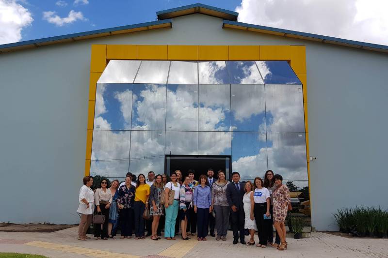 Representantes de organizações sociais, do Conselho Estadual dos Direitos da Pessoa com Deficiência, de órgãos estaduais e do Ministério Público do Pará visitaram as obras do Centro Integrado de Inclusão e Reabilitação (CIIR), em Belém.
FOTO: THALITA GARCIA / ASCOM INDSH
DATA: 21.03.2018
BELÉM - PARÁ <div class='credito_fotos'>Foto: THALITA GARCIA / ASCOM INDSH | <a href='/midias/2018/originais/d4d06e9b-86ad-4e6a-8d75-8b2051b08f16.jpg' download><i class='fa-solid fa-download'></i> Download</a></div>