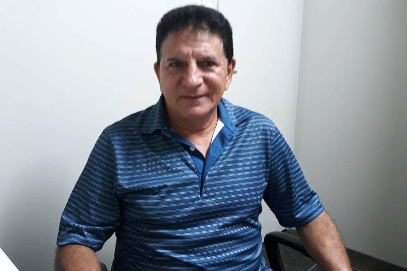 Monitorar e orientar prefeitos e secretários em relação à situação fiscal dos municípios é o objetivo da equipe técnica da Secretaria Extraordinária de Estado de Municípios Sustentáveis (Semsu) que está em Santarém desde esta quinta-feira (19), acompanhando a situação de oito municípios. As reuniões prosseguem nesta sexta-feira (20), no Centro Regional de Governo do Baixo Amazonas. Na foto, o secretário Municipal de Finanças de Óbidos, Amarildo Bentes.
FOTO: SAMUEL ALVARENGA / SECOM
DATA: 19.04.2018
SANTARÉM - PARÁ <div class='credito_fotos'>Foto: Samuel Alvarenga / Secom | <a href='/midias/2018/originais/d6f01203-bb12-43f7-bdd6-ed6baf7c307c.jpg' download><i class='fa-solid fa-download'></i> Download</a></div>