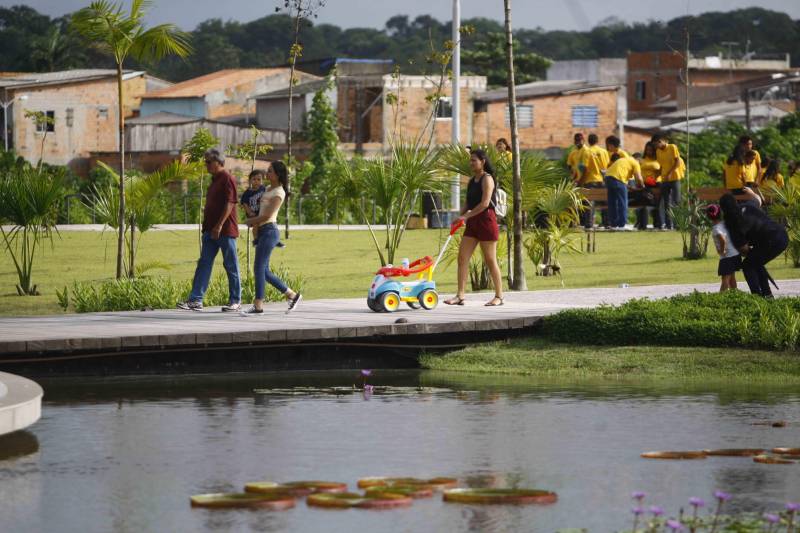 O Parque Estadual do Utinga (PEUt) o mais importante espaço de preservação e estudo da biodiversidade dentro da Região Metropolitana de Belém será reaberto à população a partir desta sexta,16, a partir das 16h30, com apresentações artísticas, com o Boi Veludinho, crianças do Pro Paz e a premiada Orquestra Sinfônica do Theatro da Paz. A apresentação será em um espaço ao ar livre e não será necessária a retirada de ingressos, por esse motivo, a recomendação é que o público chegue cedo, porque a entrada será fechada quando o espaço estiver lotado.
FOTO: THIAGO GOMES / AG PARÁ
DATA: 16.03.2018
BELÉM - PARÁ <div class='credito_fotos'>Foto: Thiago Gomes /Ag. Pará | <a href='/midias/2018/originais/d73a6ed8-35ac-455e-a329-afc18a13cb8e.jpg' download><i class='fa-solid fa-download'></i> Download</a></div>