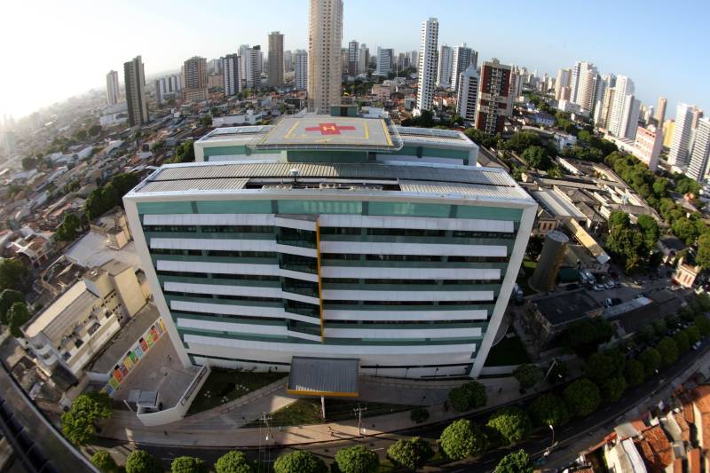 Em 2017 a Santa Casa do Pará (foto) completa 367 anos de uma história que se confunde com a do Estado e seus moradores. Para celebrar essa trajetória, nesta segunda-feira, 20, a Santa Casa assina Termo de Cooperação com a Escola de Governança do Pará (EGPA), para realização do Projeto de Aperfeiçoamento em Qualidade e Segurança do Paciente da Santa Casa.

FOTO: ANTONIO SILVA / AARQUIVO AG. PARÁ
DATA: 20.02.2017
BELÉM - PARÁ <div class='credito_fotos'>Foto: Antônio Silva/Ag. Pará   |   <a href='/midias/2018/originais/d80a9a05-1681-43be-b18d-4c8712703da3.jpg' download><i class='fa-solid fa-download'></i> Download</a></div>