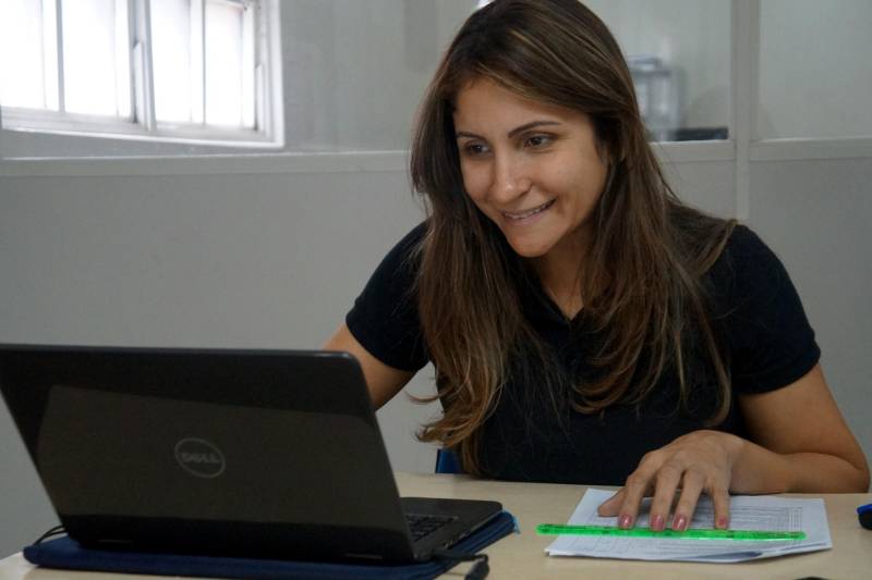 A delegada Ariane Melo (foto), titular da Delegacia Especializada no Atendimento à Criança e Adolescente (Deaca), unidade sediada no polo Pro Paz Integrado da Santa Casa, explica que a operação visa realizar um mutirão para dar celeridade aos procedimentos policiais envolvendo esses casos, além de cumprir mandados de prisão que estejam pendentes ou prestes a serem decretados.
FOTO: ASCOM POLÍCIA CIVIL
DATA: 14.05.2018
BELÉM - PARÁ <div class='credito_fotos'>Foto: Ascom Polícia Civil | <a href='/midias/2018/originais/d87b5c9b-ff17-46f3-9041-38e4a9da6244.jpg' download><i class='fa-solid fa-download'></i> Download</a></div>