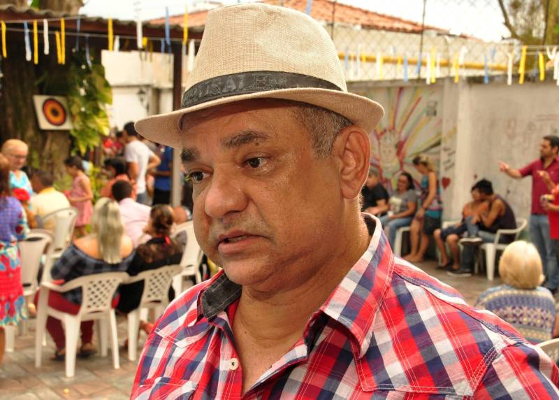 O psicólogo do Caps Renascer, Jair Andrade, disse que esse tipo de atividade é importante porque promove a socialização dos pacientes. “Muitos usuários, quando iniciam o tratamento, vêm de um processo de crise, de um sofrimento psíquico, muitas das vezes, estão em isolamento, evitando o contato com outras pessoas
FOTO: JOSÉ PANTOJA / ASCOM SESPA
DATA: 26.06.2018
BELÉM - PARÁ <div class='credito_fotos'>Foto: José Pantoja/ Sespa | <a href='/midias/2018/originais/d90557d1-a1c7-4ab8-866c-0c40efc95e7b.jpg' download><i class='fa-solid fa-download'></i> Download</a></div>