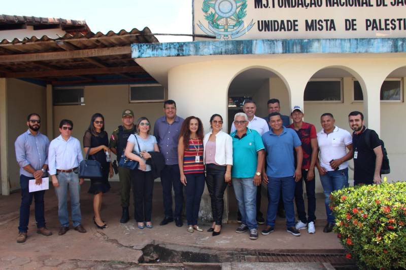 A abertura da concorrência foi anunciada à população de Palestina do Pará pela secretária estadual Izabela Jatene, que está no sul e sudeste do Pará cumprindo agenda de trabalho do Programa Municípios Sustentáveis (PMS). O Hospital Municipal José Homobono Paes de Andrade foi a segunda obra visitada pela secretária (foto). A unidade de saúde passa por reforma, realizada com recursos federais. O governo estadual firmou convênio, no valor de R$ 415.743,33, com a Prefeitura de Palestina do Pará destinado à aquisição de equipamentos de anestesia, com medidor multiparâmetro, de ultrassonografia e raios X.
FOTO: DANI FILGUEIRAS / ASCOM SEMSU
DATA: 09.05.2018
PALESTINA DO PARÁ - PARÁ <div class='credito_fotos'>Foto: ANTONIO MACEDO / DIVULGAÇÃO | <a href='/midias/2018/originais/d98a9004-328c-40b6-9f6b-079348e5614b.jpg' download><i class='fa-solid fa-download'></i> Download</a></div>