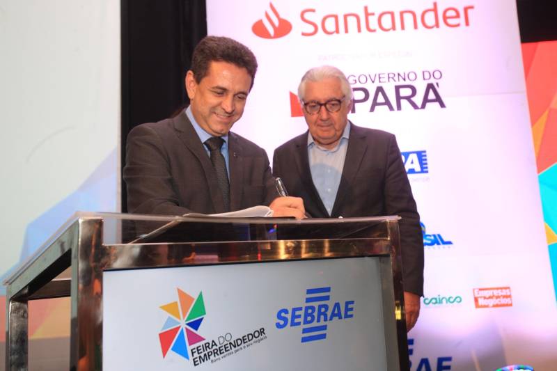 Micro e pequenas empresas constituem 96% dos empreendimentos no estado do Pará e respondem por 51% dos empregos no Estado. A importância econômica deste setor é o grande motor da 9ª Feira do Empreendedor, que teve sua abertura no início da noite desta quarta-feira, 16, no Hangar Convenções e Feiras da Amazônia. O ministro Edson Duarte (foto) assinou o termo de compromisso para o Projeto de Atuação Conjunta entre o Ministério do Meio Ambiente (MMA) e Sebrae Nacional.
FOTO: RODOLFO OLIVEIRA / AG. PARÁ
DATA: 16.05.2018
BELÉM - PARÁ <div class='credito_fotos'>Foto: Rodolfo Oliveira/Ag. Pará | <a href='/midias/2018/originais/db5cec51-7a97-4963-9ec3-6228838c3ee2.jpg' download><i class='fa-solid fa-download'></i> Download</a></div>